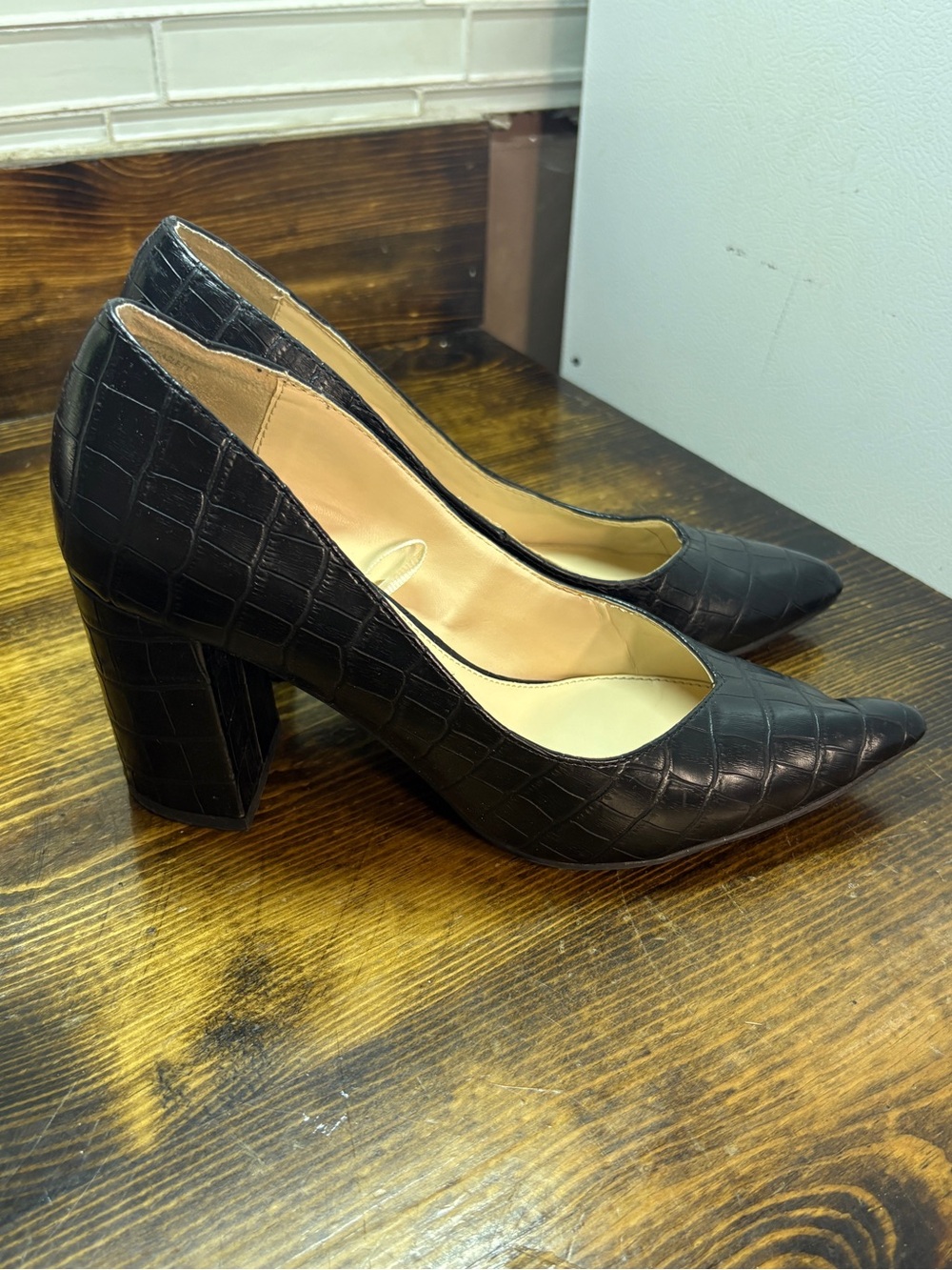 Liz Claiborne Black Croc Heels Size 7.5
